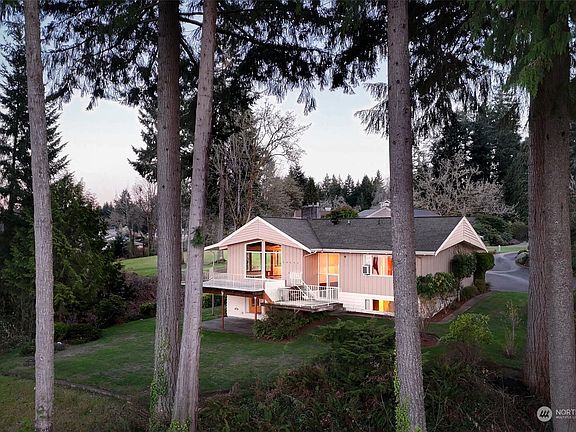 3rd image of 3228 Cove Lane NW