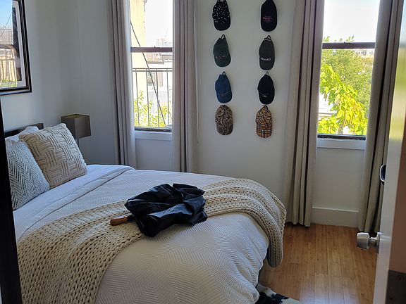 4th image of 59 Ten Eyck St APT 2R