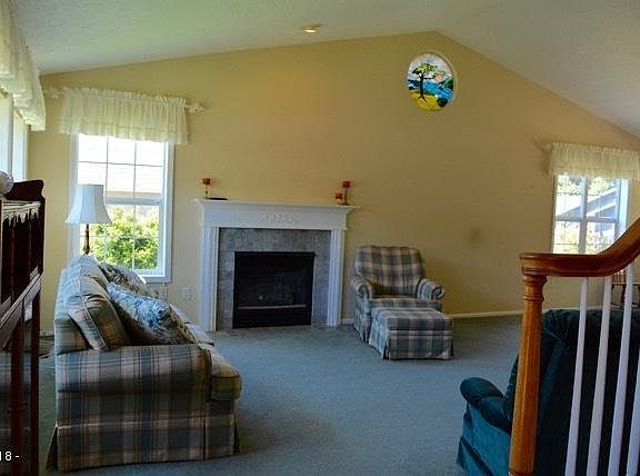 4th image of 760 NW Estate Dr