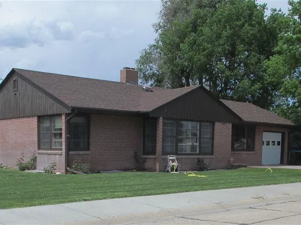 1702 Avenue E, Scottsbluff, NE 69361