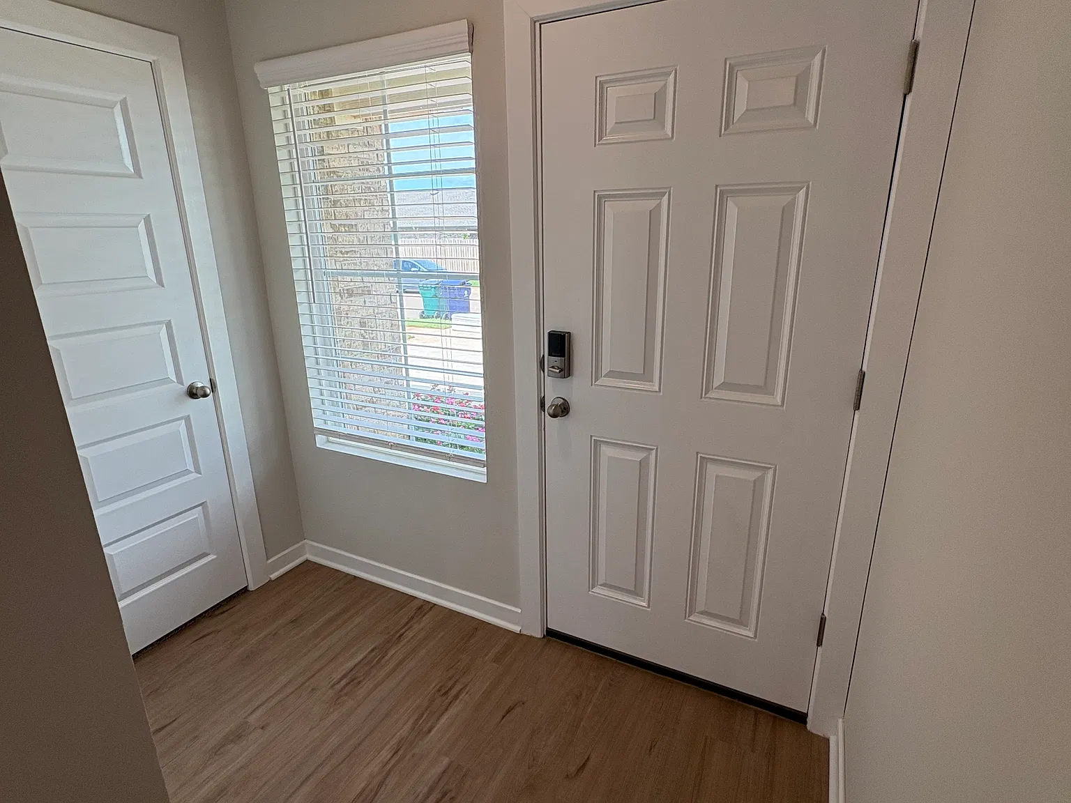 3 bed, 1611 sqft, $1,950 — Photo 3