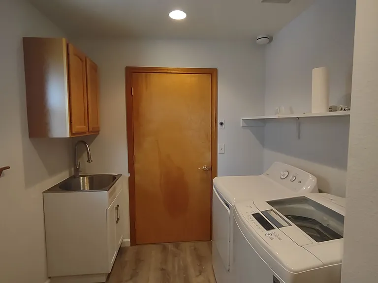 365 Octopus Ave NE — Photo 9