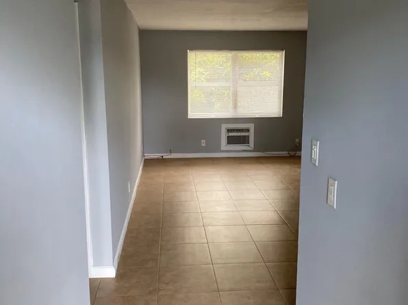 1150 E Sample Rd APT 105, Pompano Beach, FL 33064