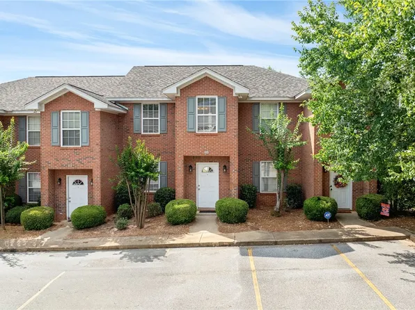 1477 N Donahue Dr APT 104, Auburn, AL 36830