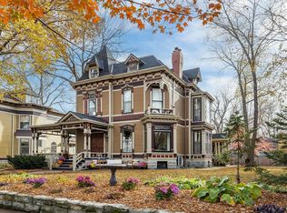 422 Laurel Ave, Saint Paul, MN 55102