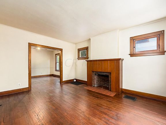 2nd image of 409-411 E Maynard Ave