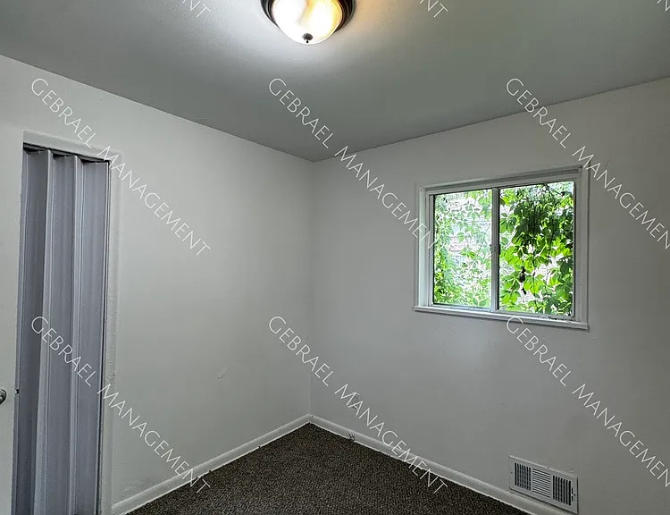 808 Chatham Dr — Photo 10