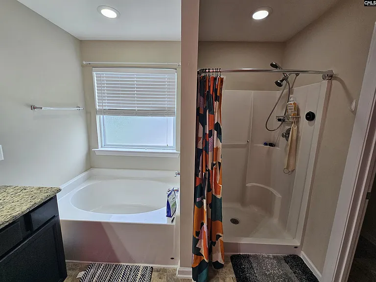 124 Harvest Glen Ln — Photo 14