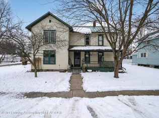 132 E Washington St, Maple Rapids, MI 48853