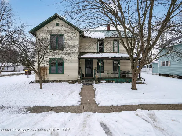 132 E Washington St, Maple Rapids, MI 48853