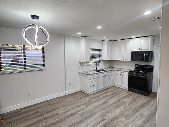 5th image of 2051 Midnight St