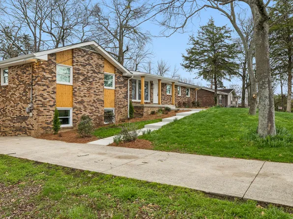 108 Crestmont Dr, Hendersonville, TN 37075