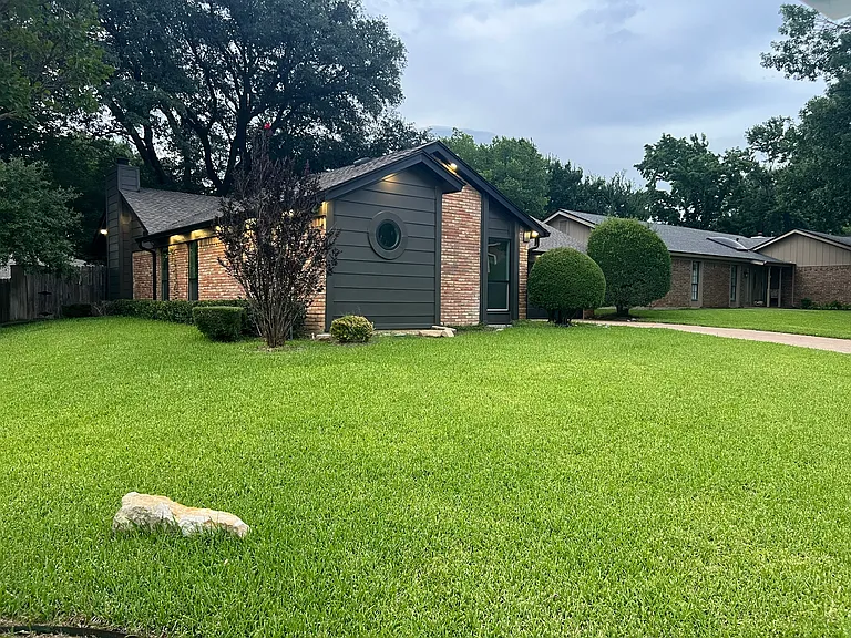 601 N Riverside Dr — Photo 47