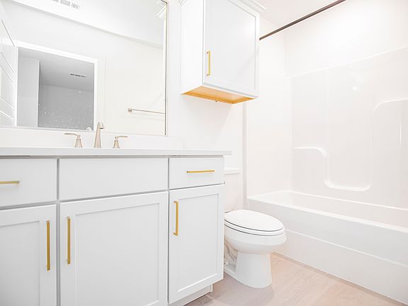 5th image of 2600 SW Livingston Sq #4