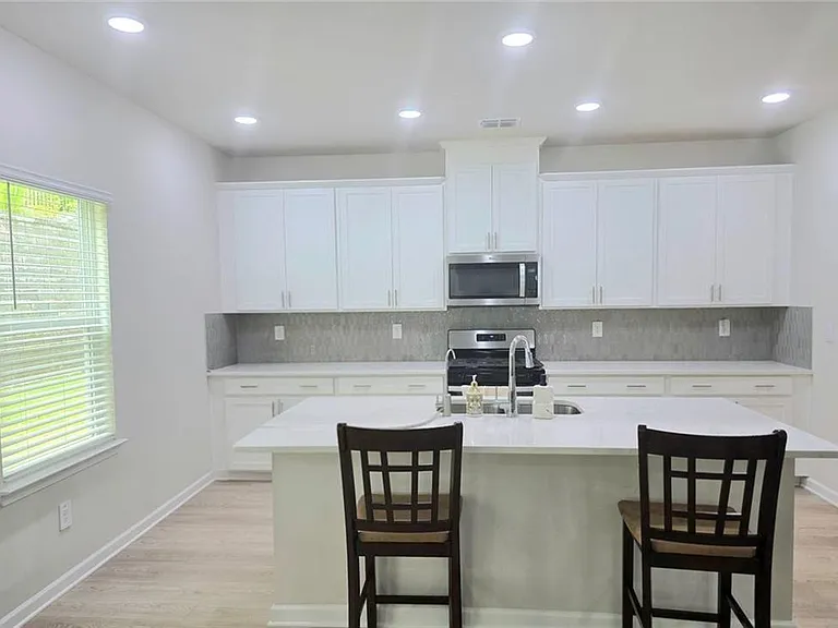 327 Valley Oak Dr — Photo 5