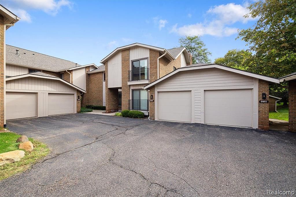 6493 Maple Hills Dr, Bloomfield Hills, MI 48301 Zillow