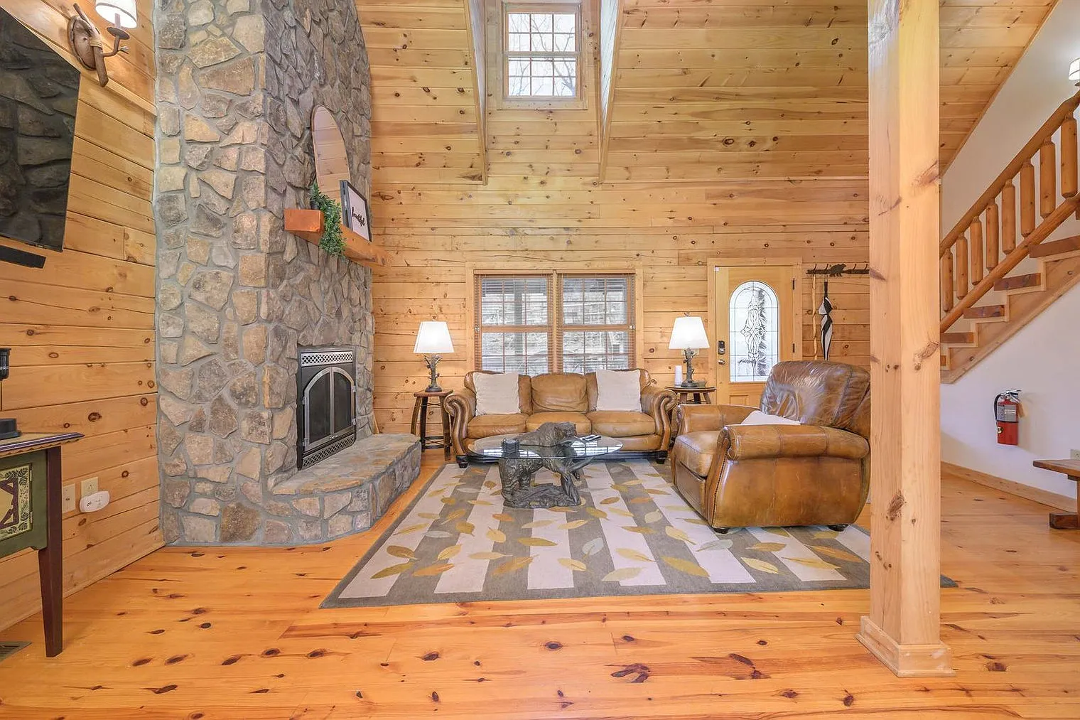 4 bed, 3.0 bath, 2077 sqft, $4,345 — Photo 3