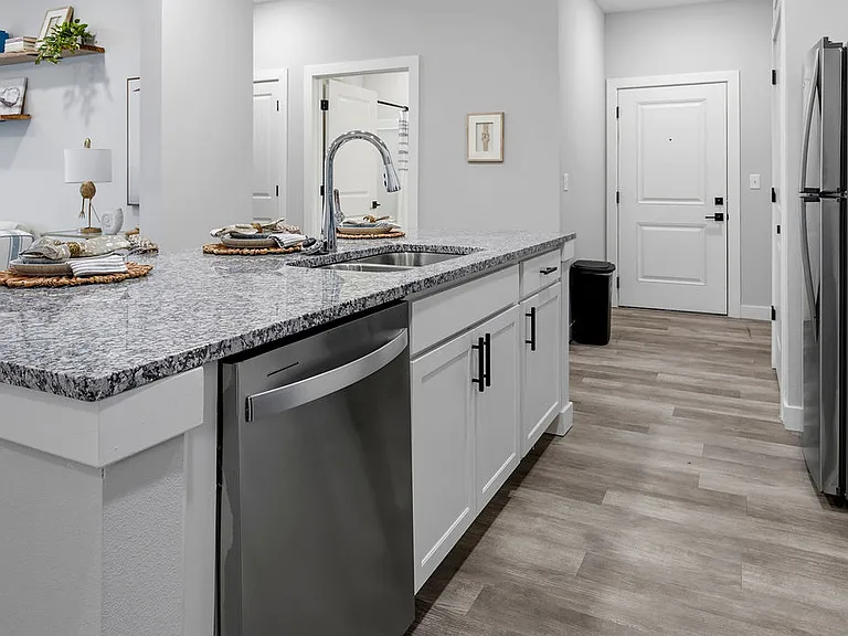 Zephyr Apartments — Photo 11