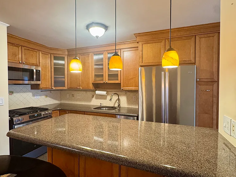 601A Surf Ave #19 — Photo 2