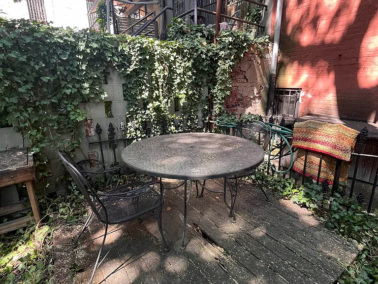 194 Clermont Ave #GARDEN-APART — Photo 1