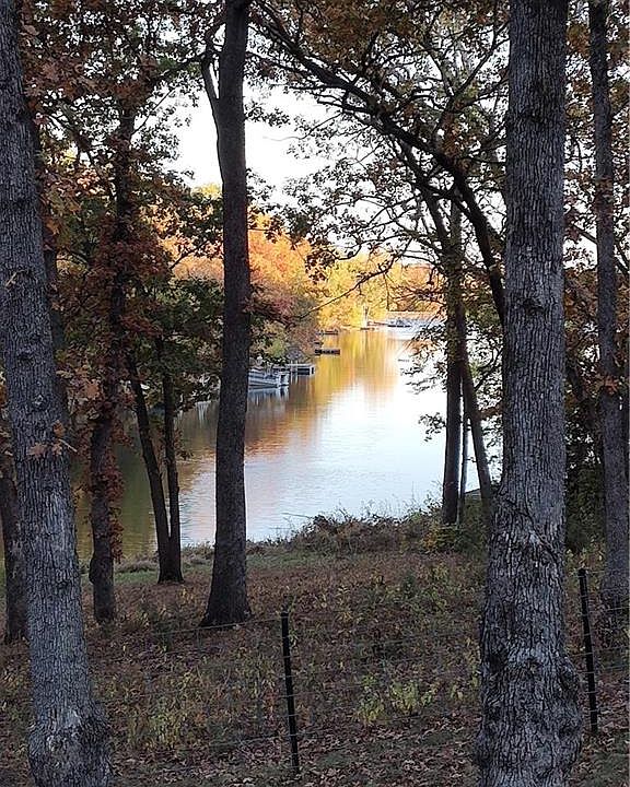 1st image of 89 NW Lakeside Dr