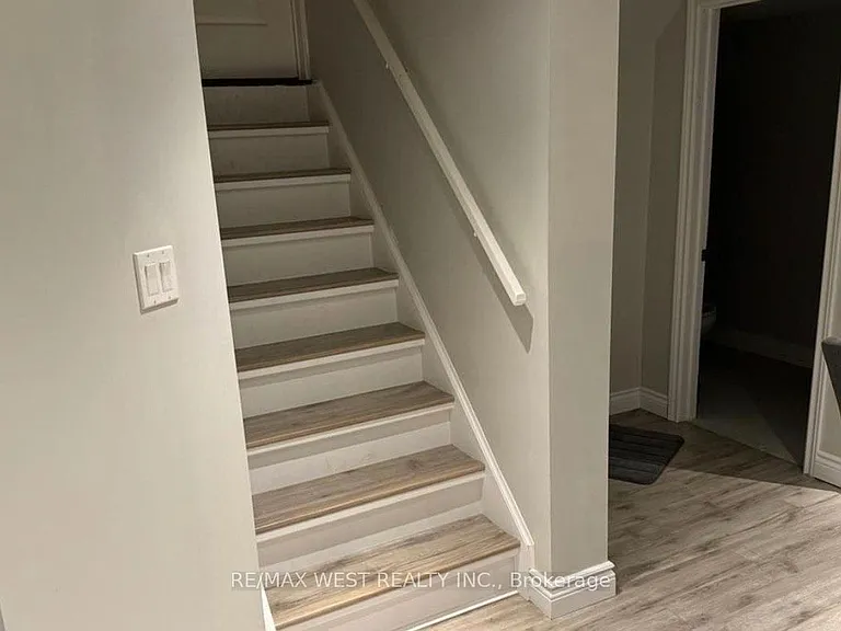 82 Antique Dr #BASEMENT — Photo 2