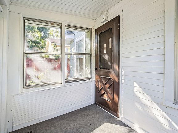 3rd image of 3646 Tyler St NE
