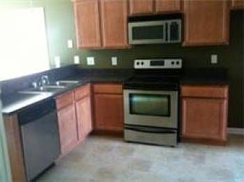 3rd image of 105 Glochester Ct
