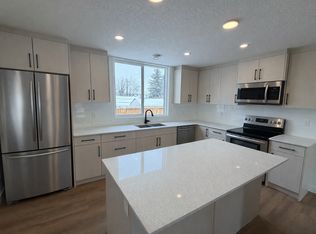 11323 106th St NW UNIT 2, Edmonton, AB T5G2P6
