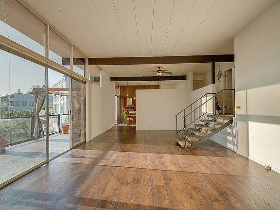 4th image of 940 W Avenue 37