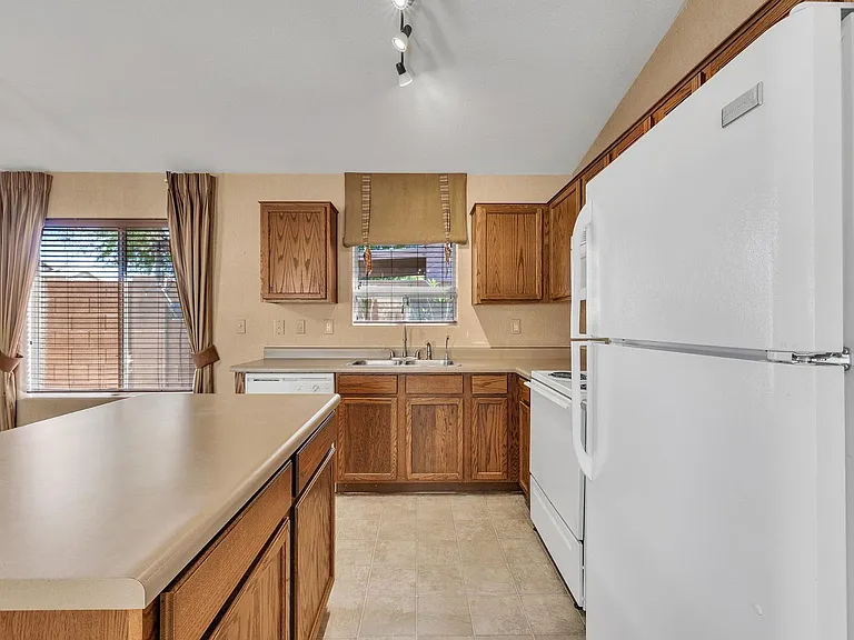 42780 W Sunland Dr — Photo 18