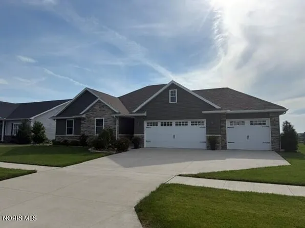 922 Kathy Dr, Bowling Green, OH 43402