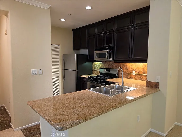 3352 Watermarke Pl — Photo 1