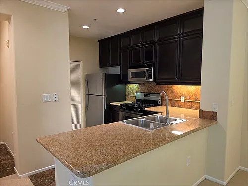 3352 Watermarke Pl Photo 1