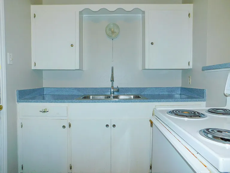 401 Betchan St #4A — Photo 7