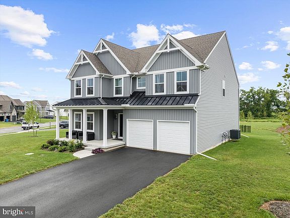 3rd image of 225 Cori Dr