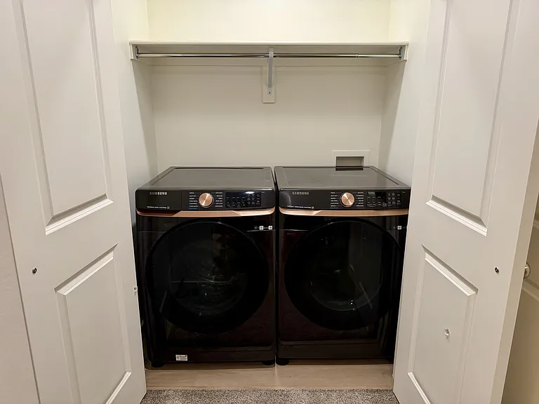 Samsung Extra-Large Capacity Smart Washer & 7.5 cu. ft. Vented Smart Electric Dryer