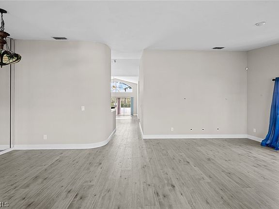 5th image of 12211 Eagle Pointe Cir