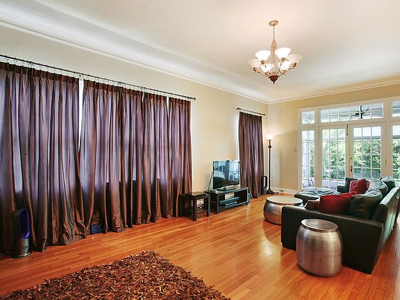 1315 LIVING ROOM