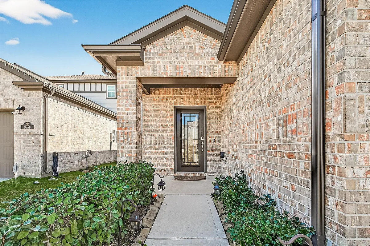 Building Photo - 5954 First Blush Dr