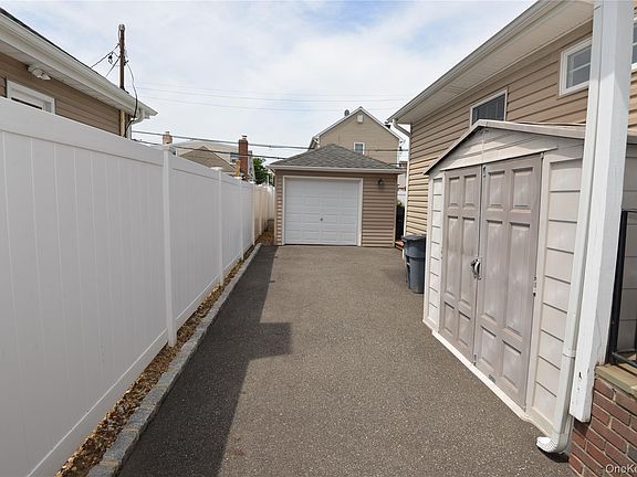 3rd image of 2698 Rosebud Avenue