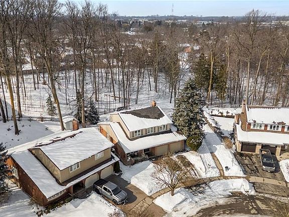 3rd image of 29 Muskoka Ct