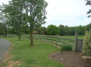 101 Hunters Ln, Gladys, VA 24554