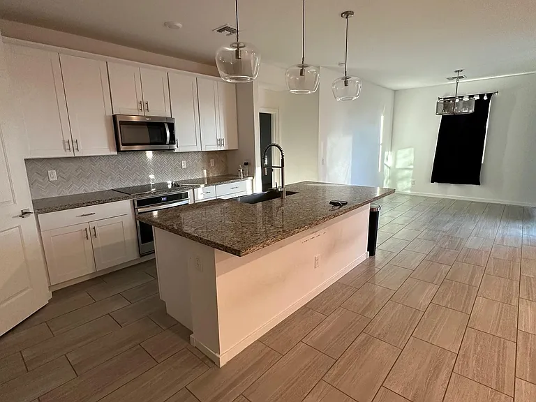 22465 W Sonora St — Photo 6