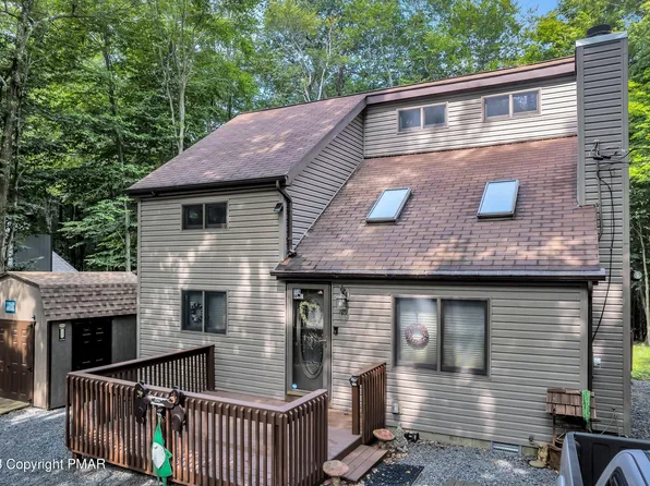 175 Minisink Dr, Pocono Lake, PA 18347