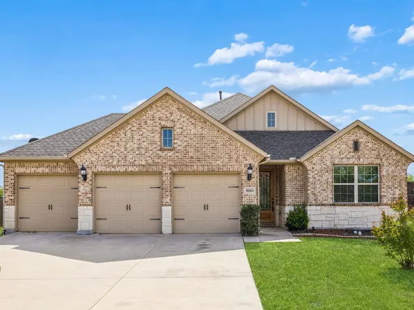 8004 Larch Ln, Fort Worth, TX 76131