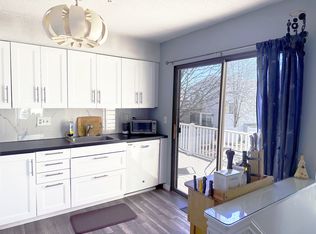 220 Crosswoods Rd, Branford, CT 06405