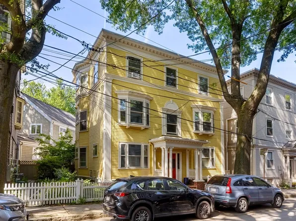 55 Eustis St #2, Cambridge, MA 02140