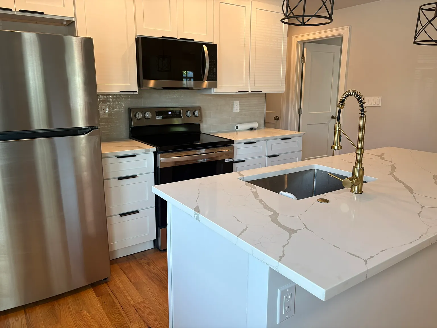3 bed, $3,800 — Photo 3