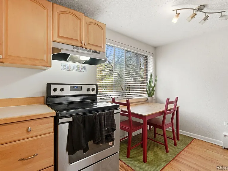 1063 N Clarkson St #8A — Photo 12